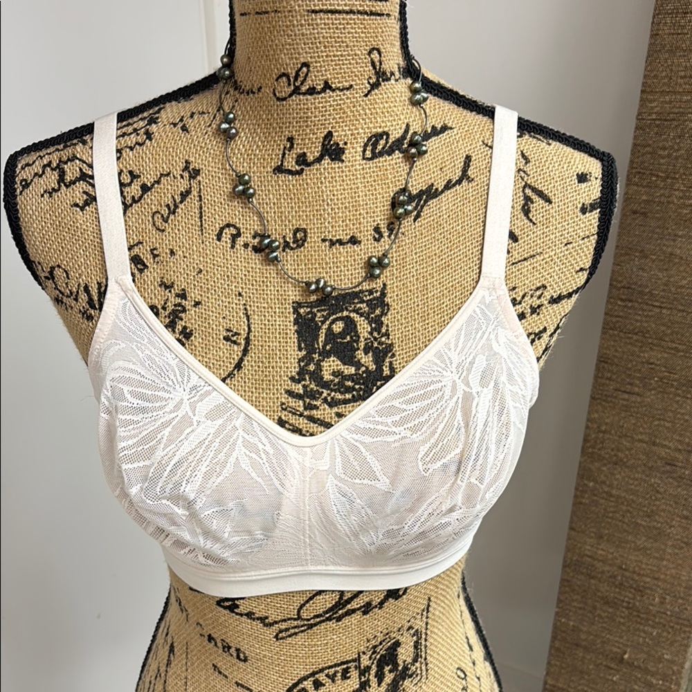 Understance Cream Lace Wireless Bralette